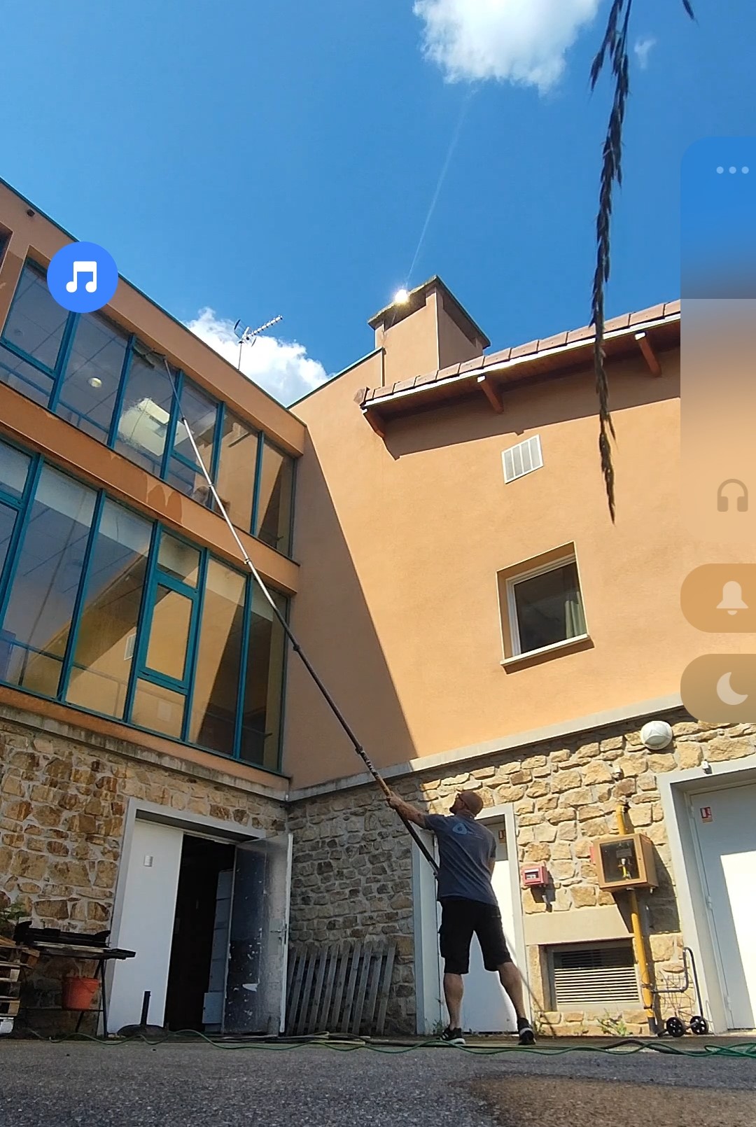 Nettoyage de bardage d’un entreprot